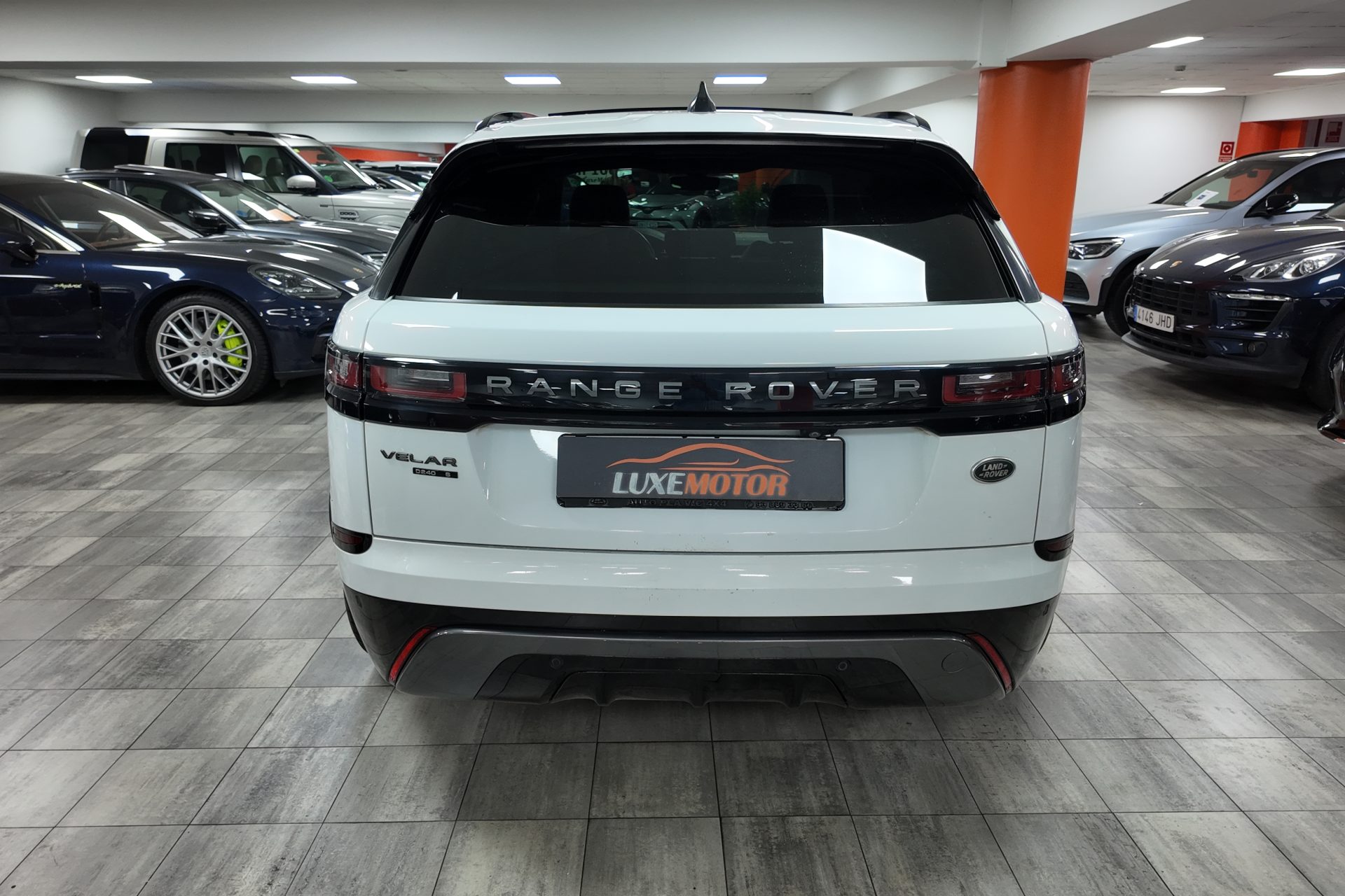 Land-Rover Range Rover Velar