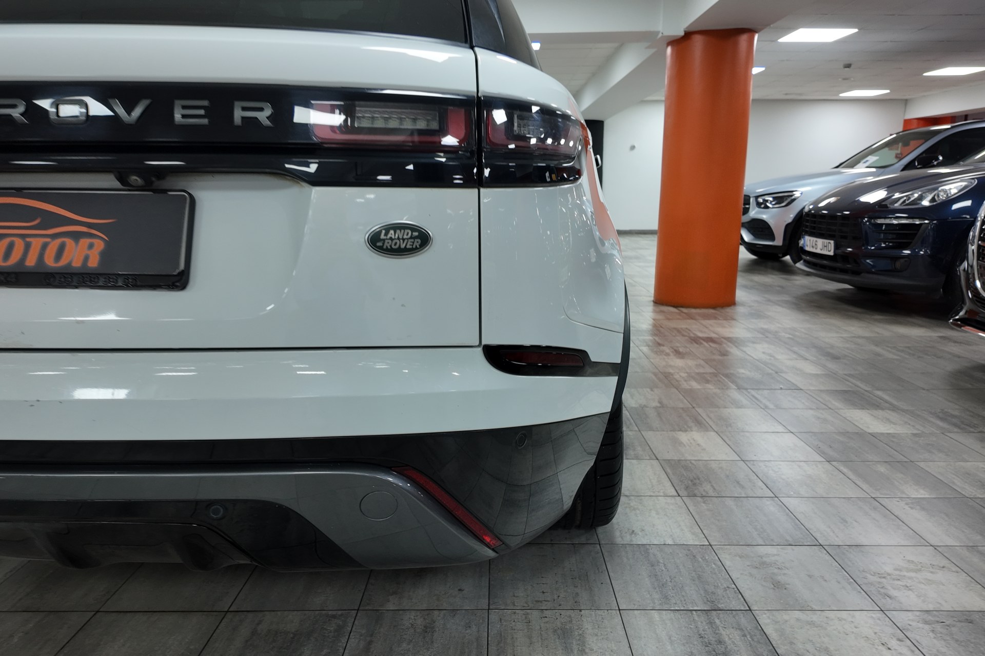 Land-Rover Range Rover Velar
