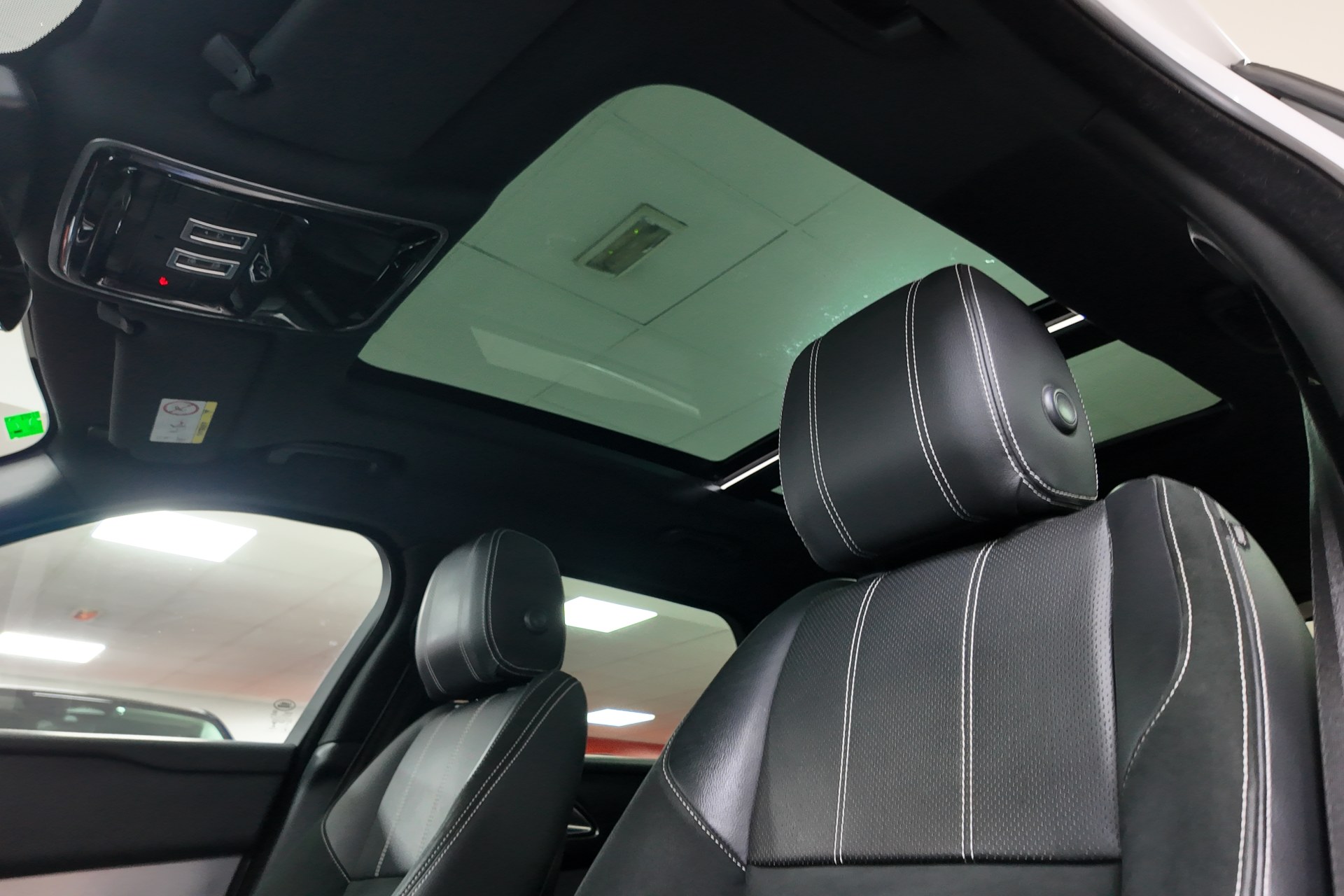 Land-Rover Range Rover Velar
