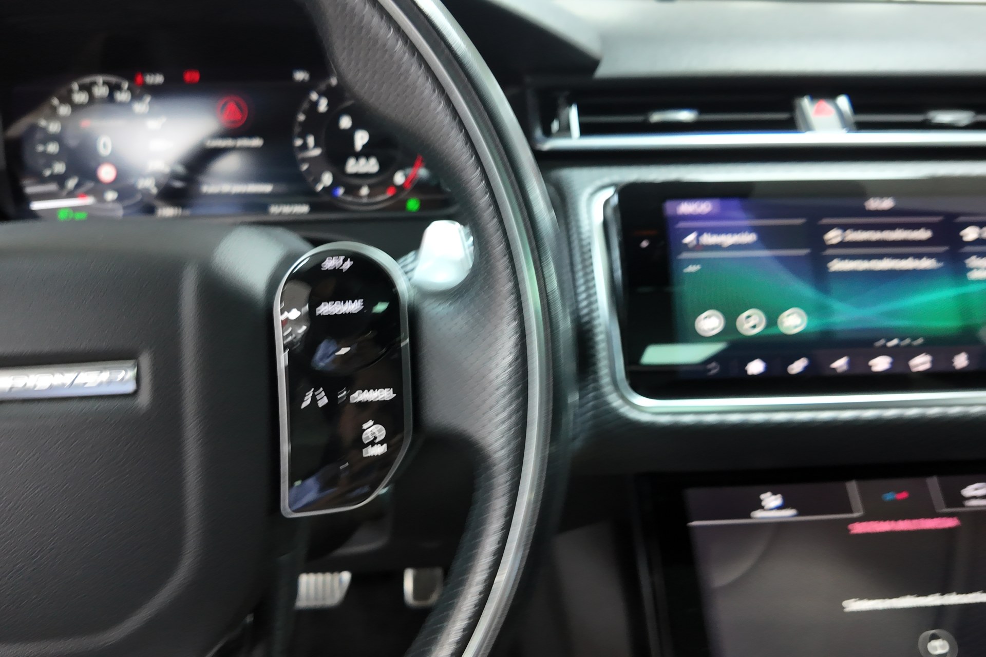 Land-Rover Range Rover Velar