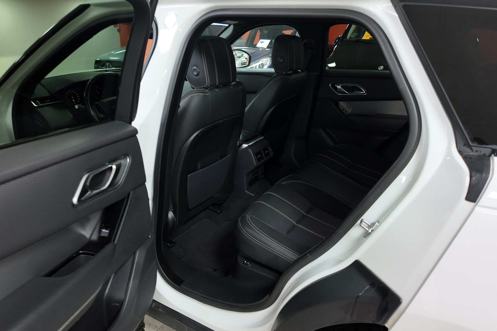 Land-Rover Range Rover Velar