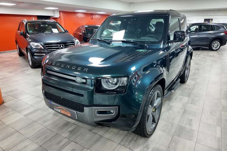 Land-Rover Defender