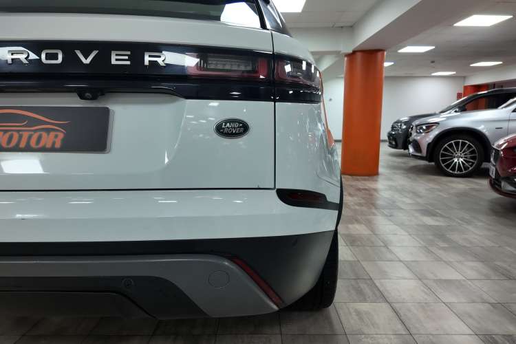 Land-Rover Range Rover Velar