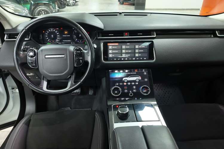 Land-Rover Range Rover Velar