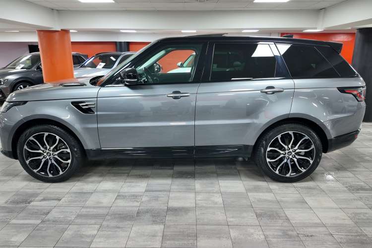 Land-Rover Range Rover Sport