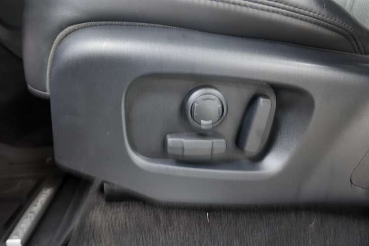 Land-Rover Range Rover Sport
