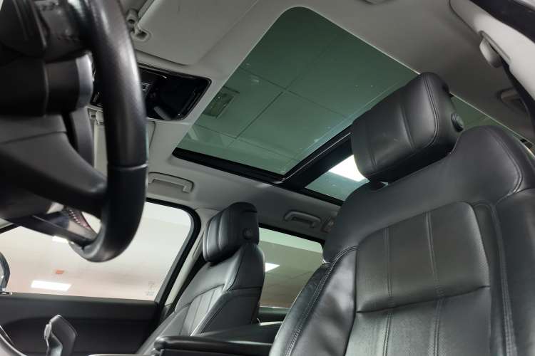 Land-Rover Range Rover Sport