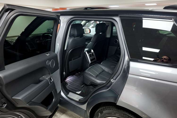Land-Rover Range Rover Sport
