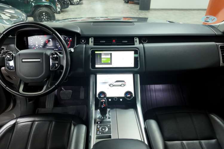 Land-Rover Range Rover Sport