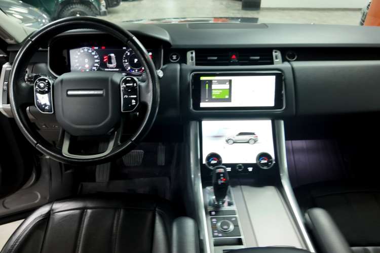 Land-Rover Range Rover Sport