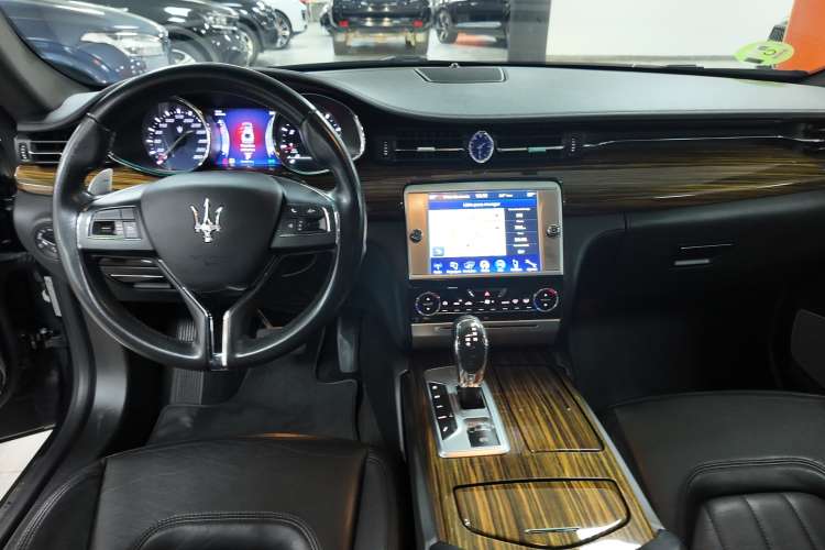 Maserati Quattroporte