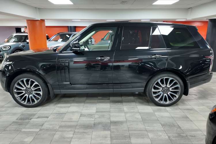 Land-Rover Range Rover