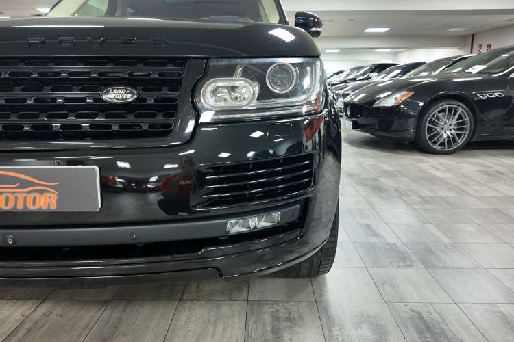 Land-Rover Range Rover