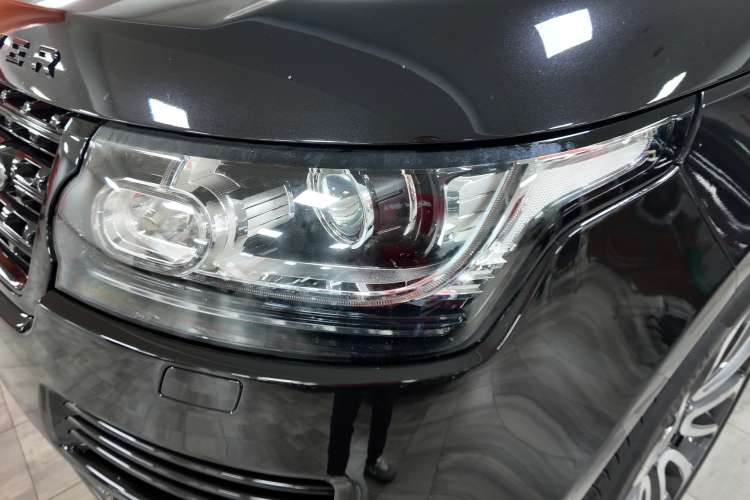 Land-Rover Range Rover