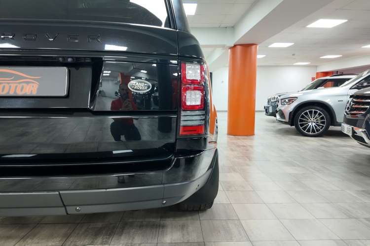 Land-Rover Range Rover