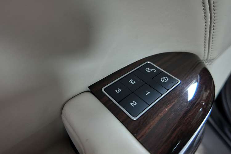 Land-Rover Range Rover