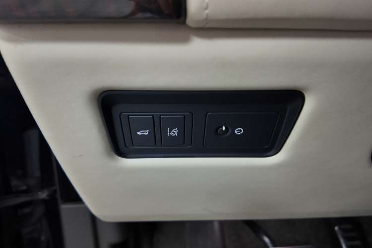 Land-Rover Range Rover