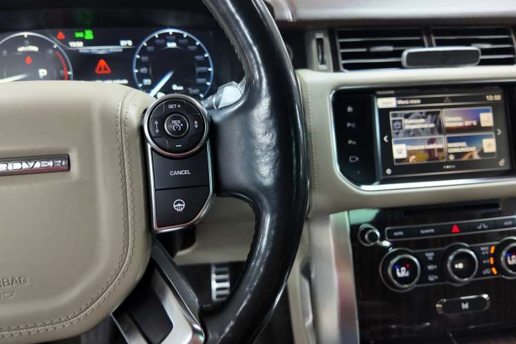 Land-Rover Range Rover
