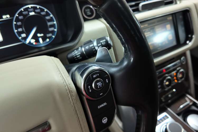 Land-Rover Range Rover