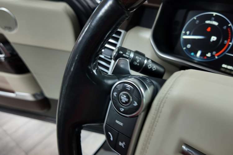Land-Rover Range Rover
