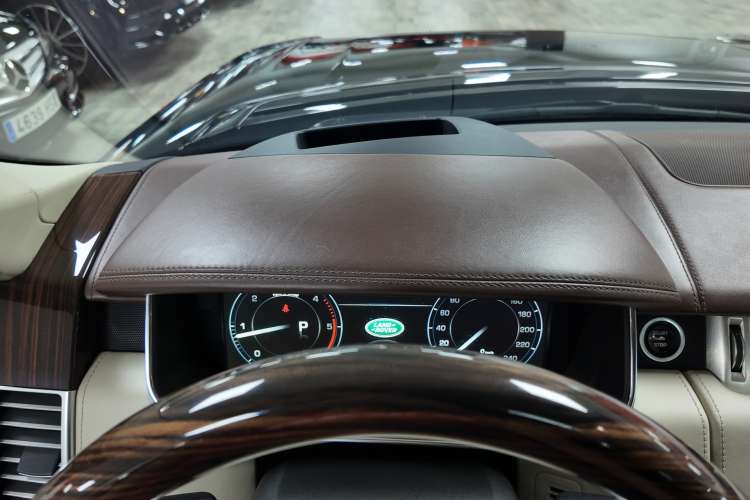 Land-Rover Range Rover