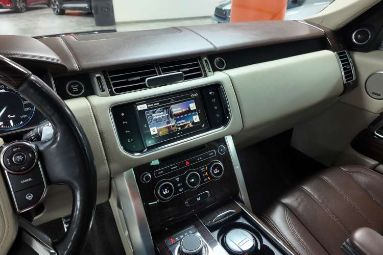 Land-Rover Range Rover