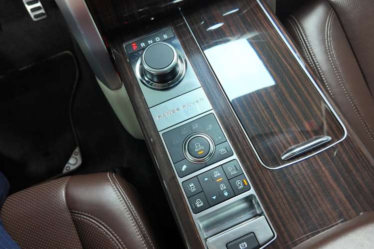 Land-Rover Range Rover