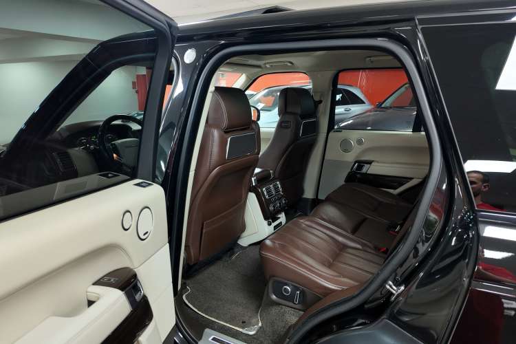 Land-Rover Range Rover