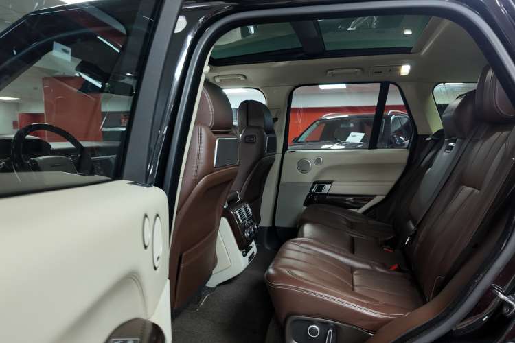 Land-Rover Range Rover