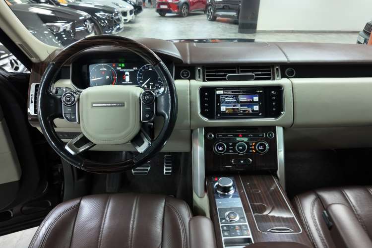 Land-Rover Range Rover