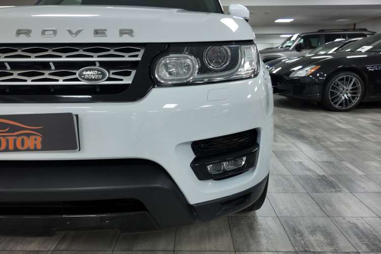Land-Rover Range Rover Sport