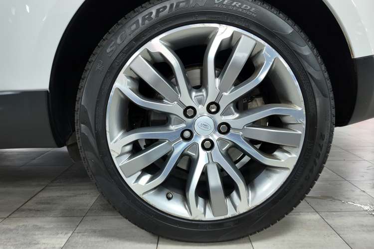 Land-Rover Range Rover Sport