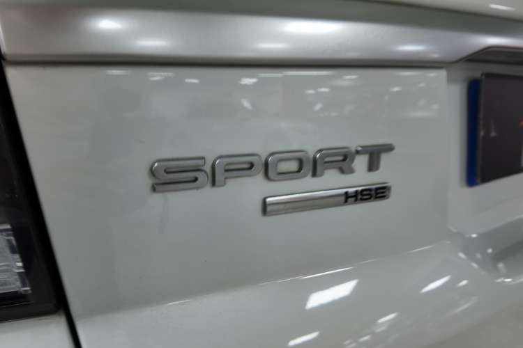 Land-Rover Range Rover Sport