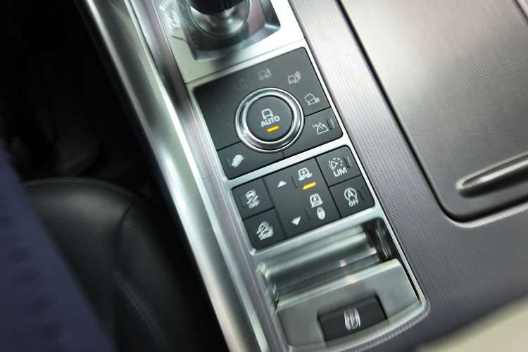 Land-Rover Range Rover Sport