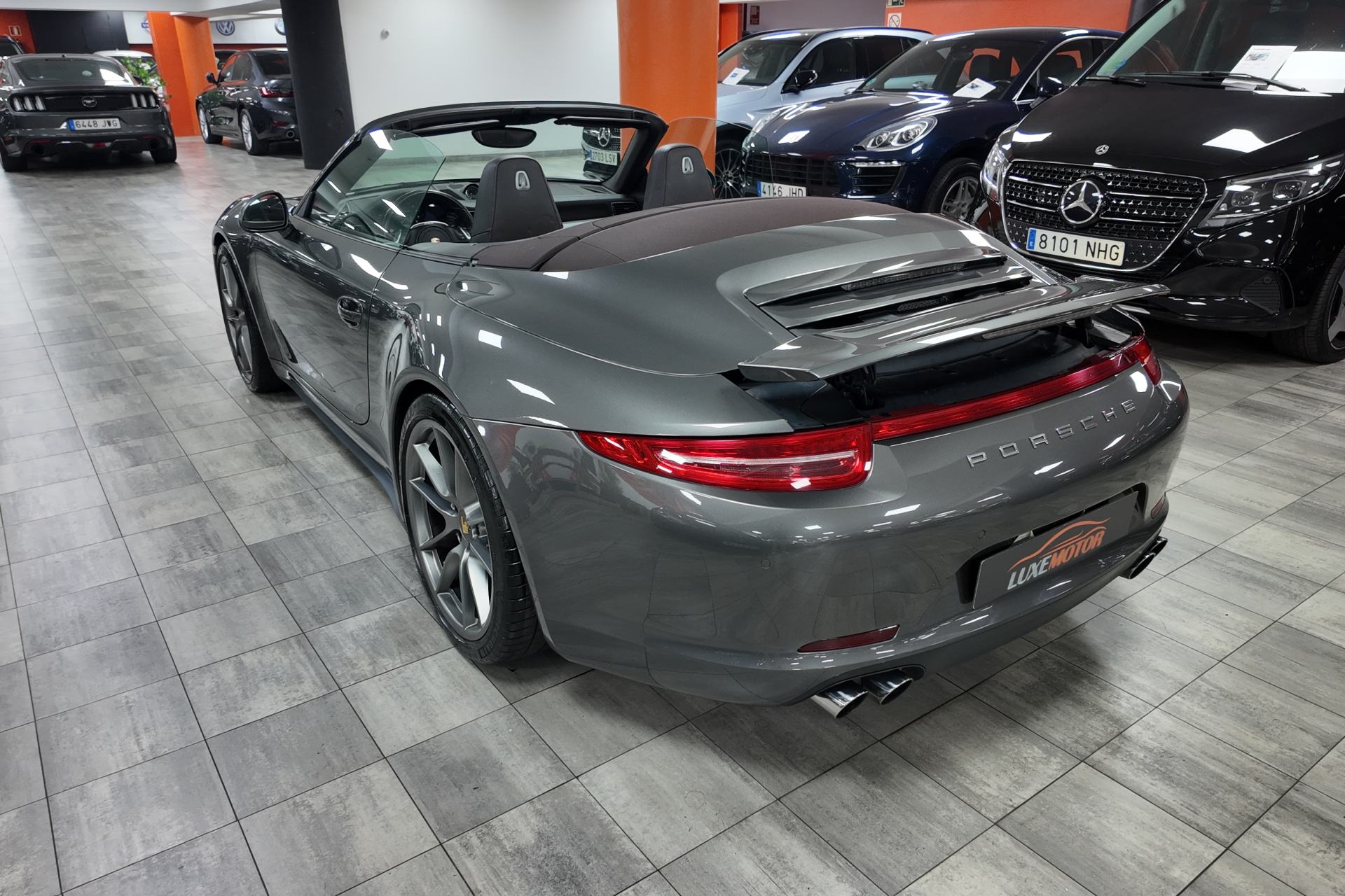 Porsche 911