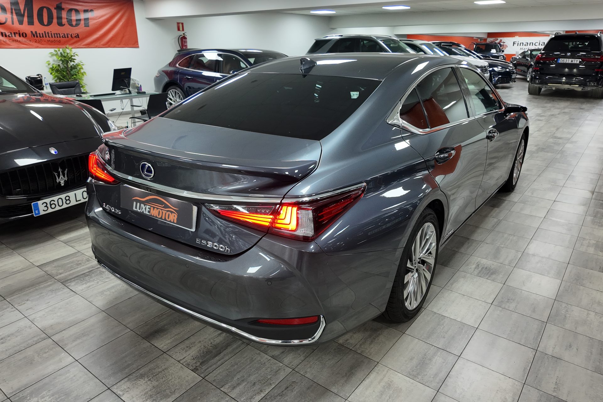 Lexus ES