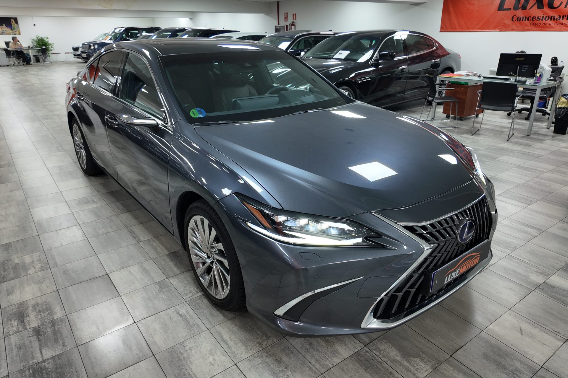 Lexus ES