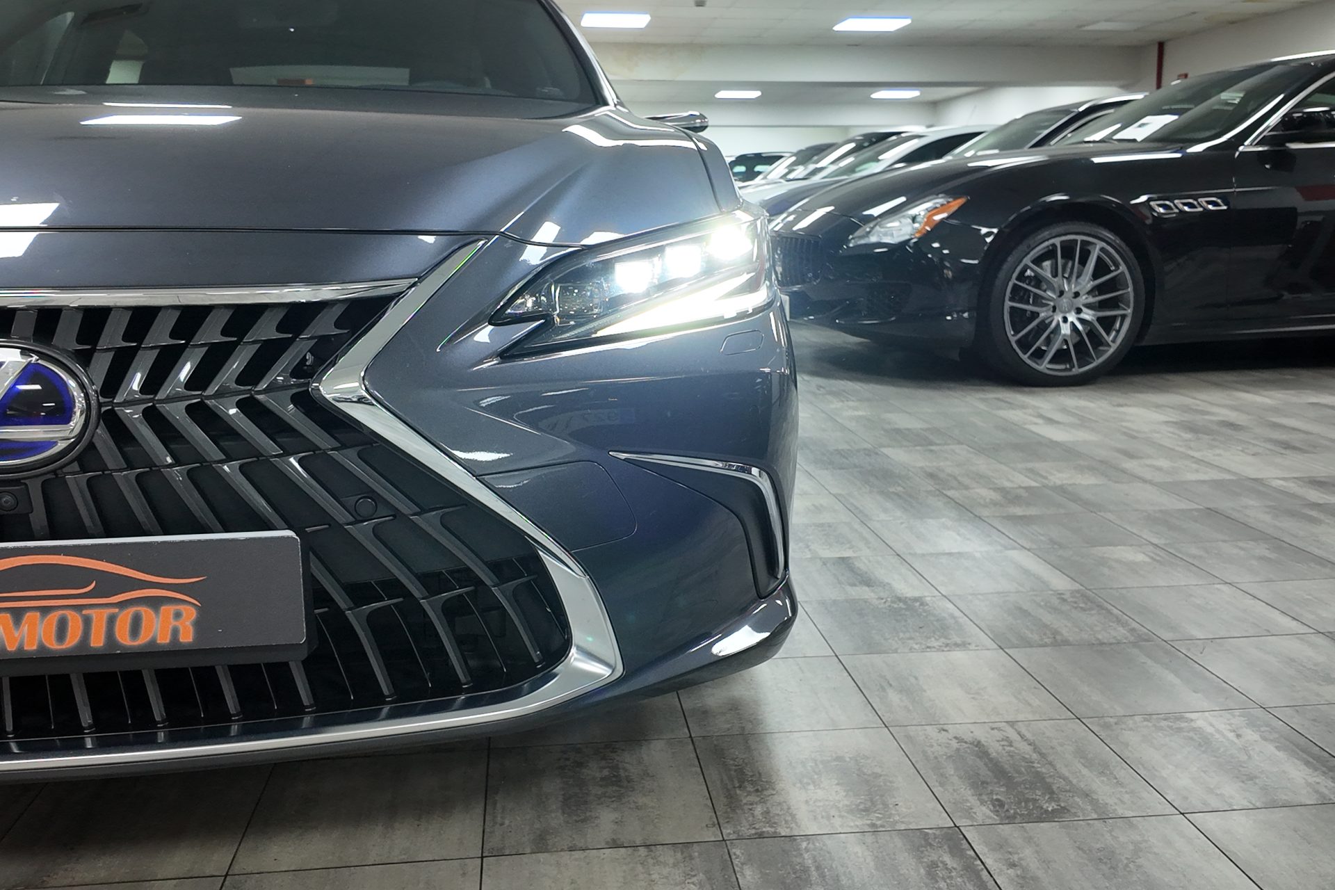 Lexus ES