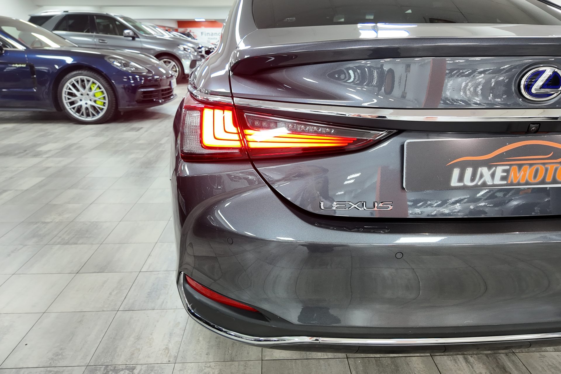 Lexus ES