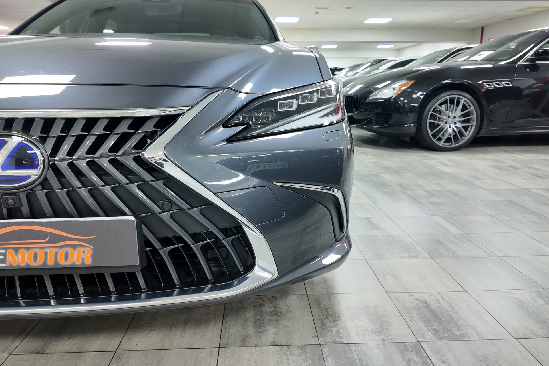 Lexus ES