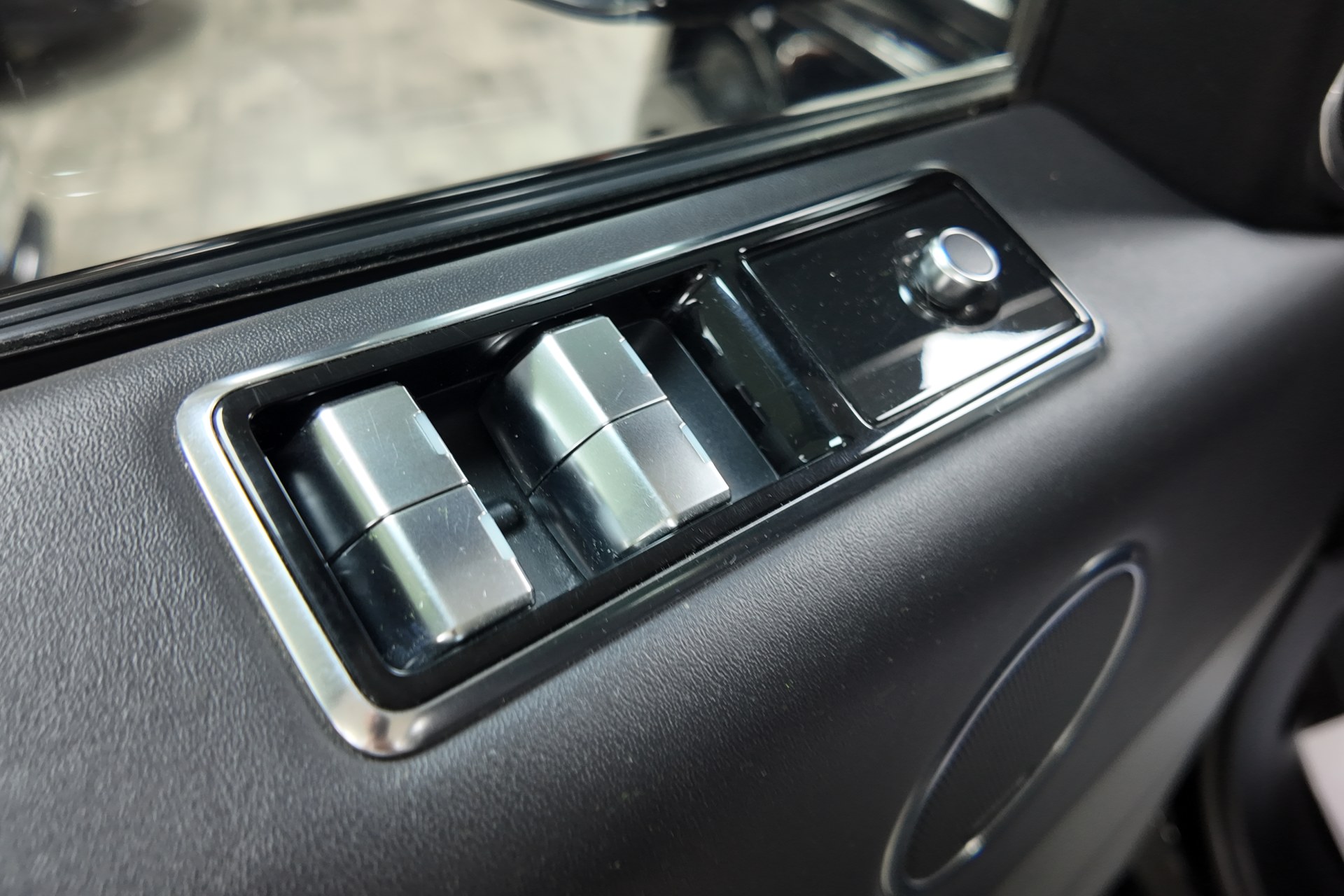 Land-Rover Range Rover Sport